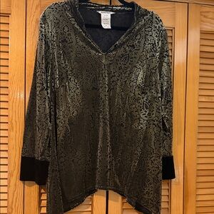 Chic Black and Green Women's Velvet Tunic